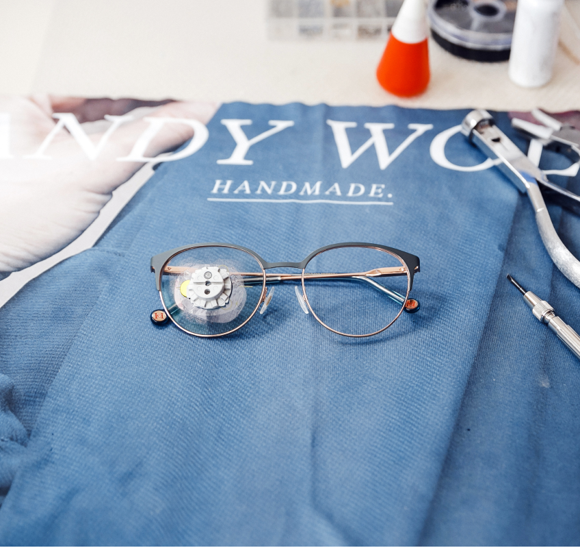 Материал из которых сделаны очки